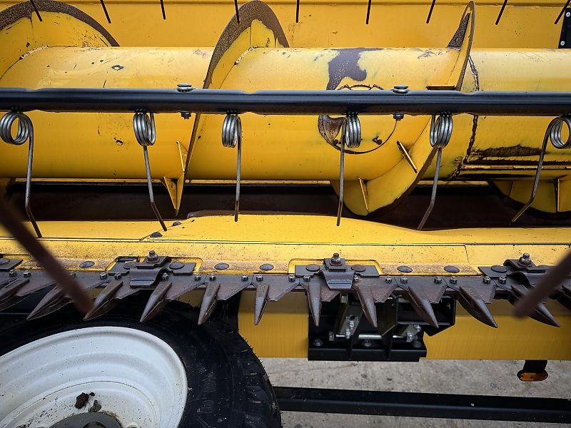 New Holland 41ft Varifeed Header